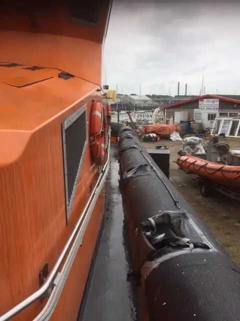 Bateau de transport d'équipage à vendre
