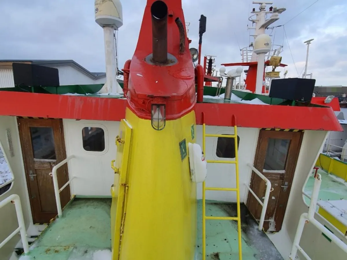 Navire d'approvisionnement à vendre