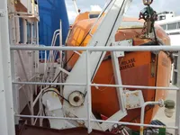 Navire de recherche à vendre