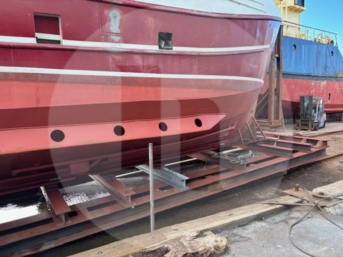 Navire transporteur de poissons vivants à vendre