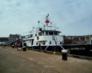 Navire d'arpentage à vendre