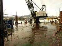 Navire grue à vendre
