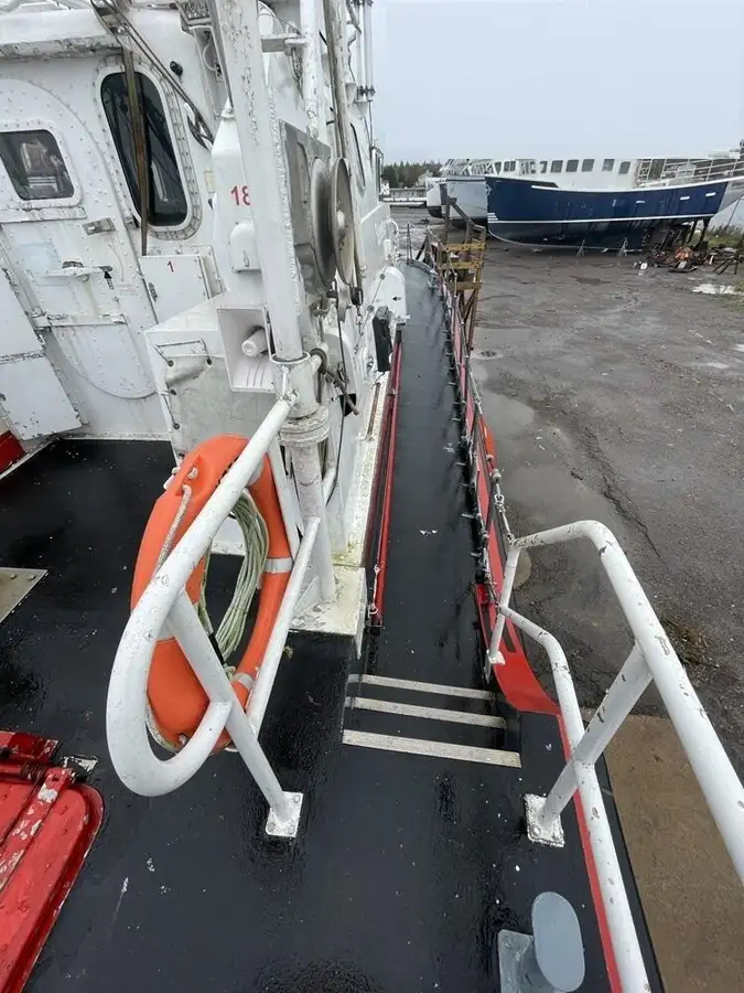 Bateau patrouilleur à vendre