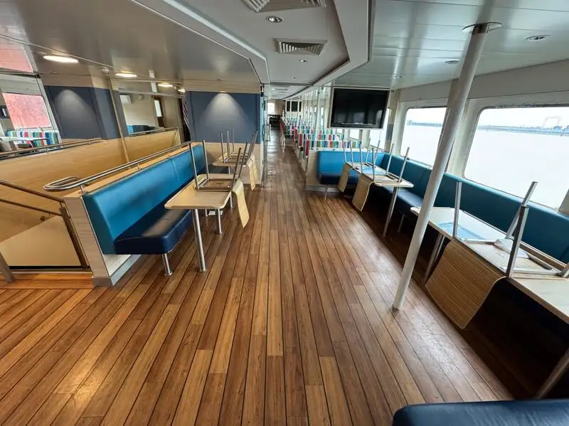 Navire de passagers à vendre