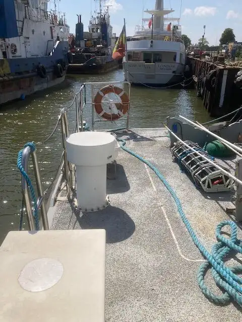Bateau patrouilleur à vendre