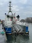 Navire d'arpentage à vendre