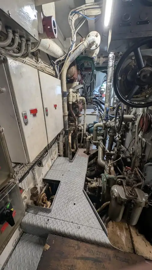 Navire d'arpentage à vendre