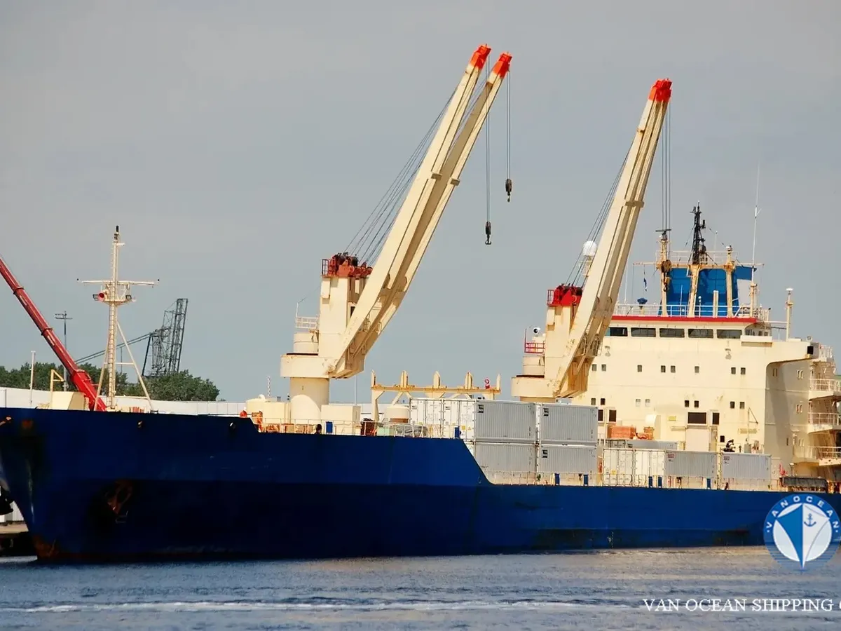 Navire frigorifique à vendre