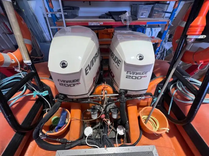 Bateaux de travail à vendre