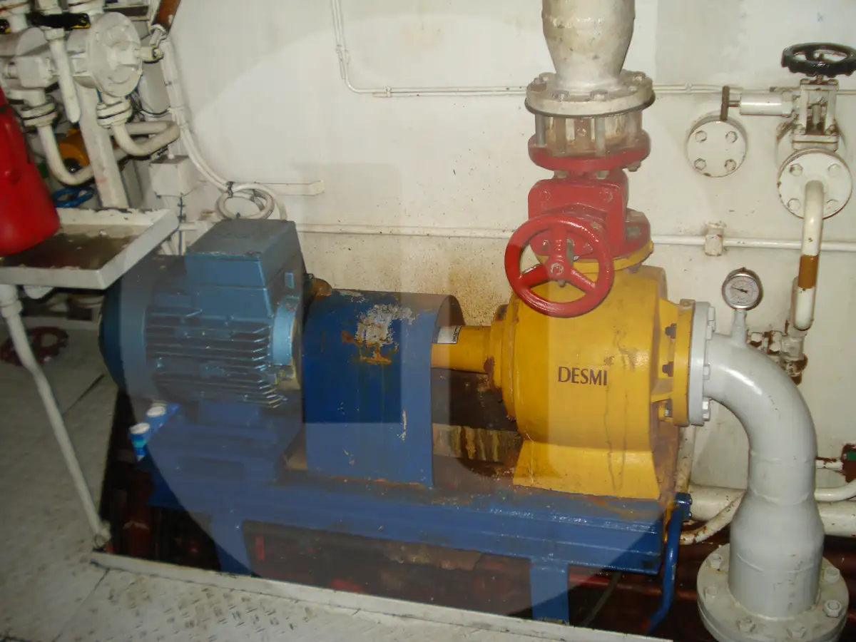 Chalutier à flottaison à vendre