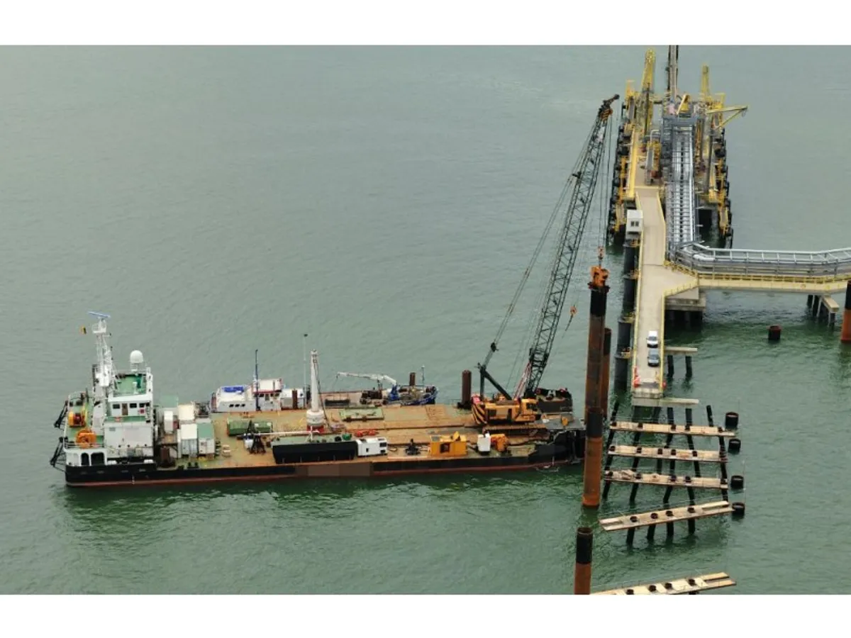 Navire d'approvisionnement à vendre