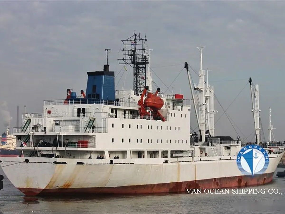 Navire frigorifique à vendre