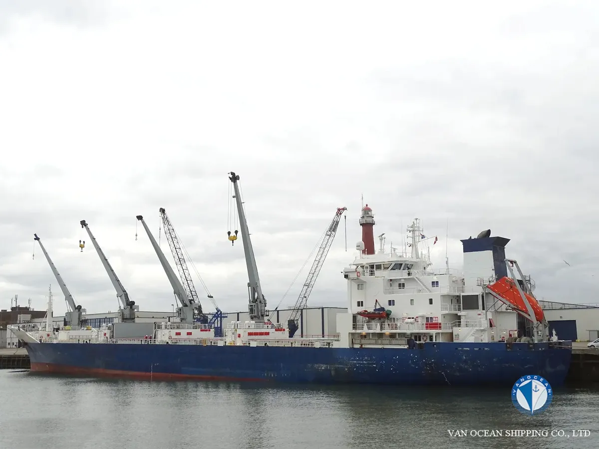 Navire frigorifique à vendre