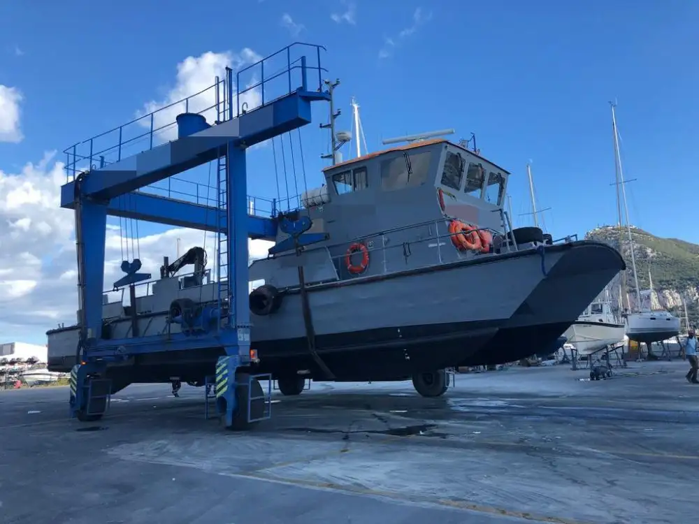 Bateaux de travail à vendre