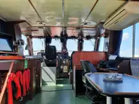 Navire d'arpentage à vendre