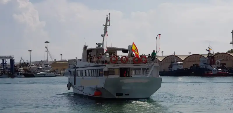 Navire de passagers à vendre