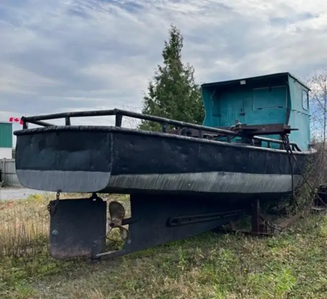 Bateaux de travail à vendre