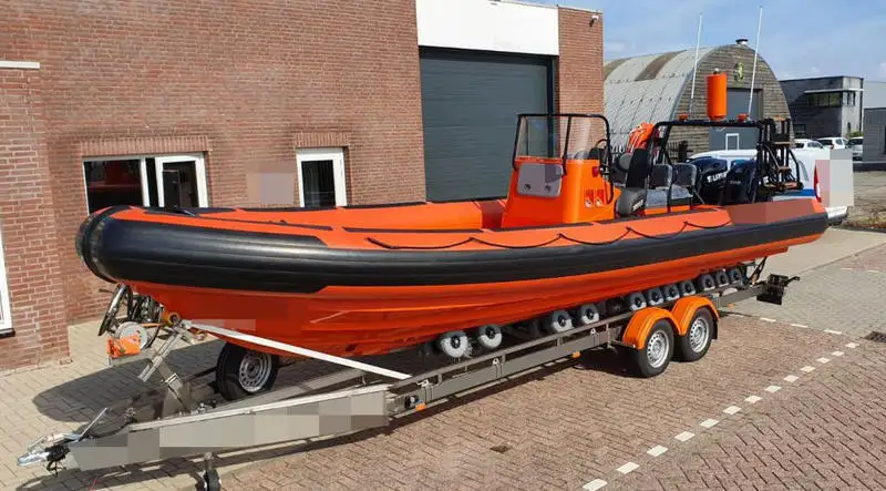 Bateau pneumatique semi-rigide à vendre