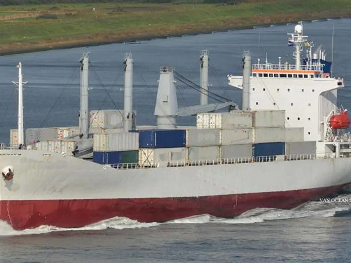 Navire frigorifique à vendre