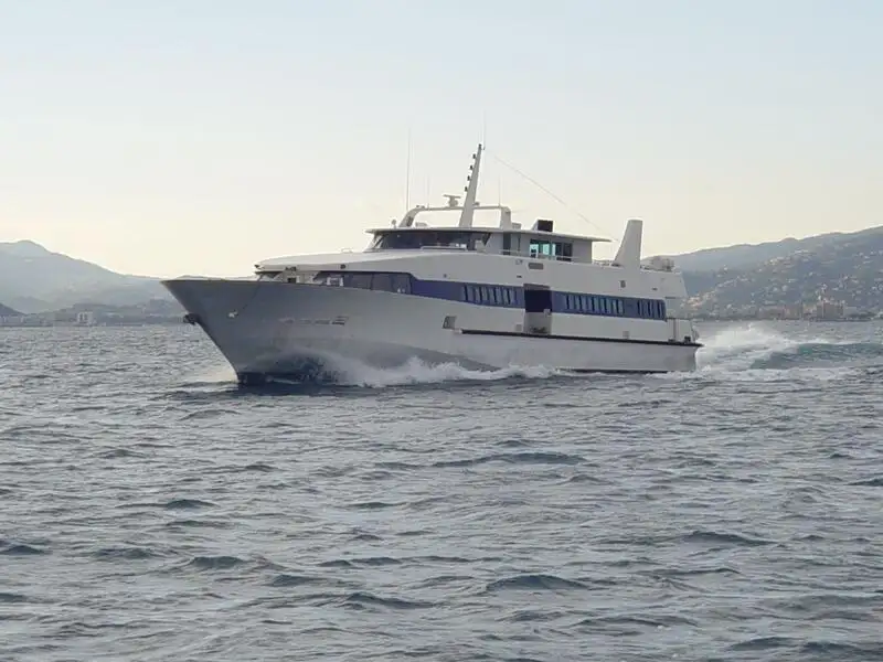 Navire-ferry à vendre