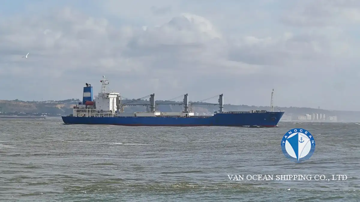 Navire frigorifique à vendre