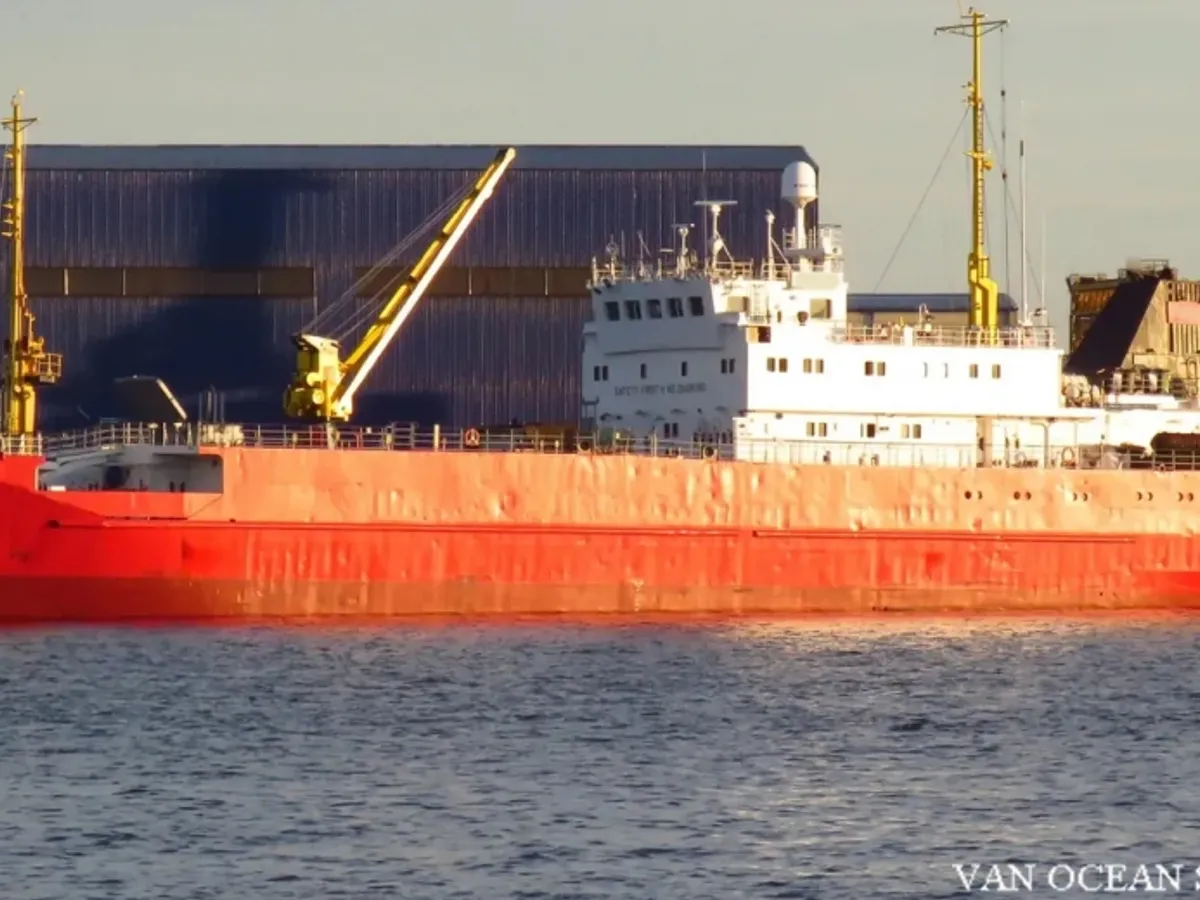 Navire frigorifique à vendre