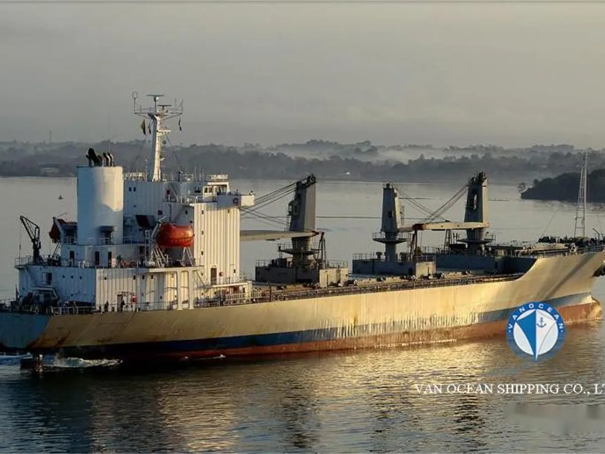 Navire frigorifique à vendre
