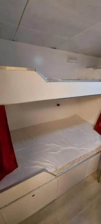 Bateau de transport d'équipage à vendre