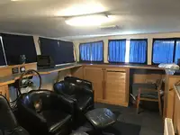Navire d'arpentage à vendre