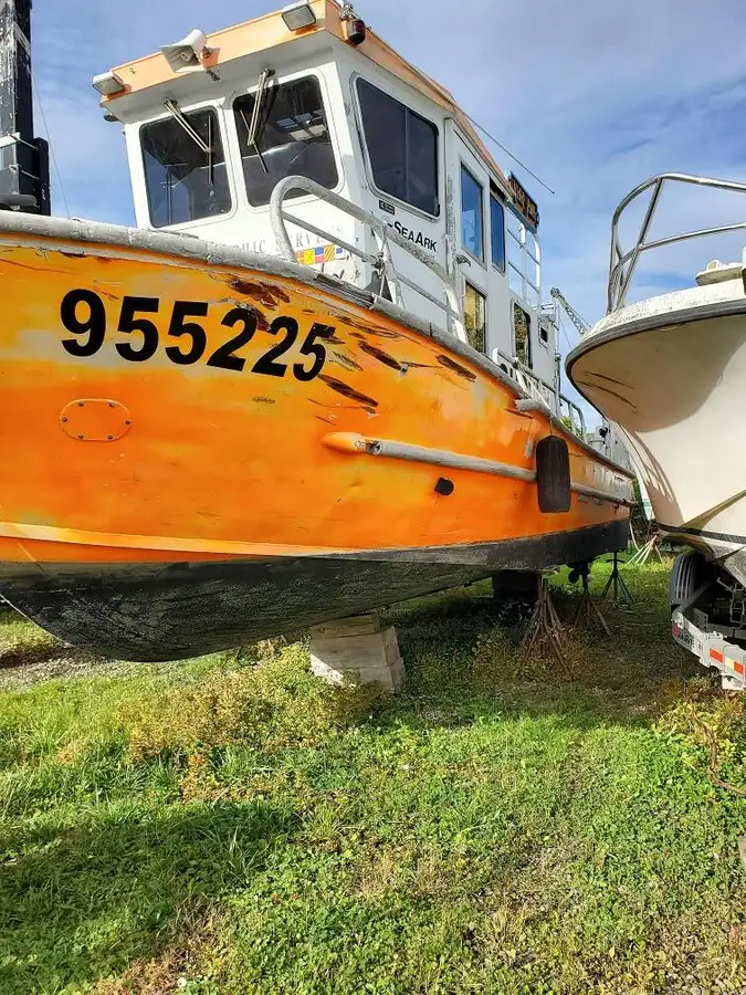 Bateaux de travail à vendre