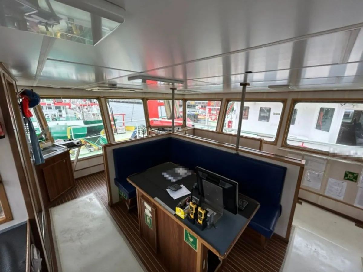 Navire d'approvisionnement à vendre