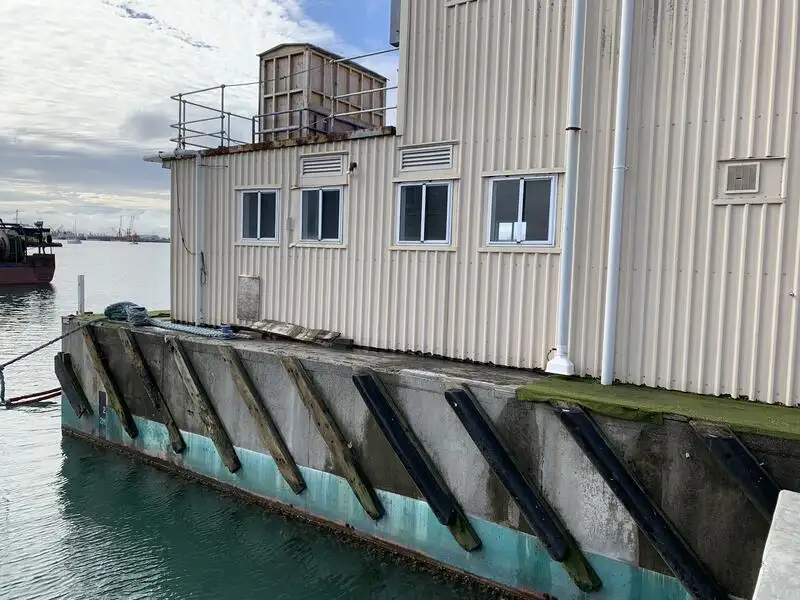 Péniche à vendre