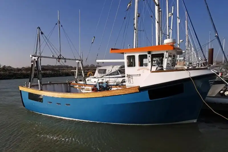 Bateaux de travail à vendre