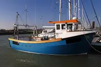 Bateaux de travail à vendre