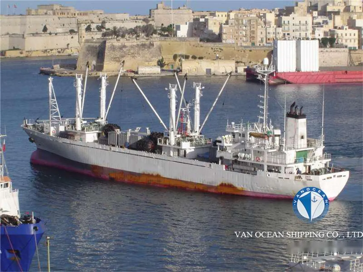 Navire frigorifique à vendre