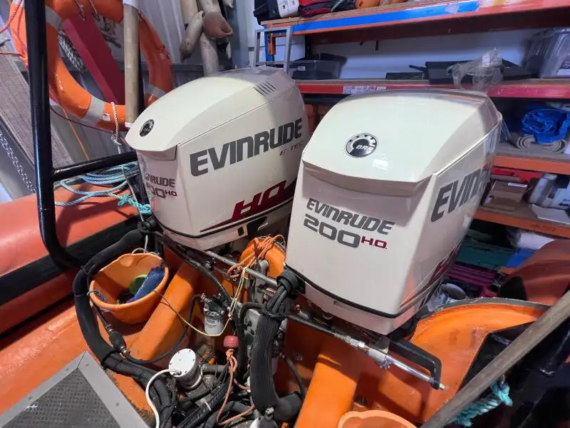 Bateaux de travail à vendre