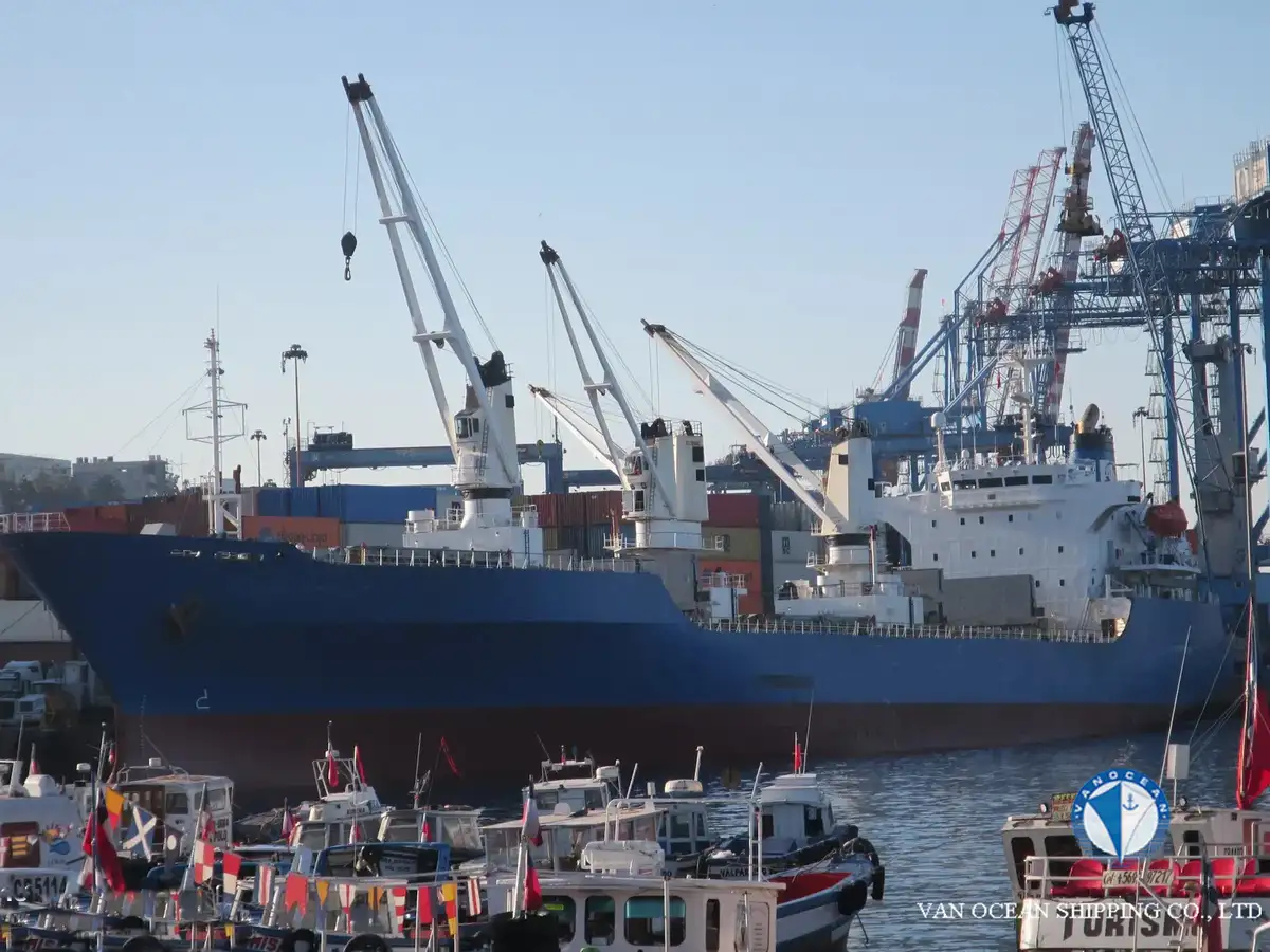 Navire frigorifique à vendre