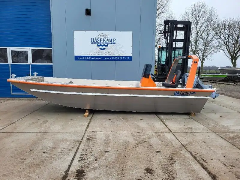Bateaux de travail à vendre