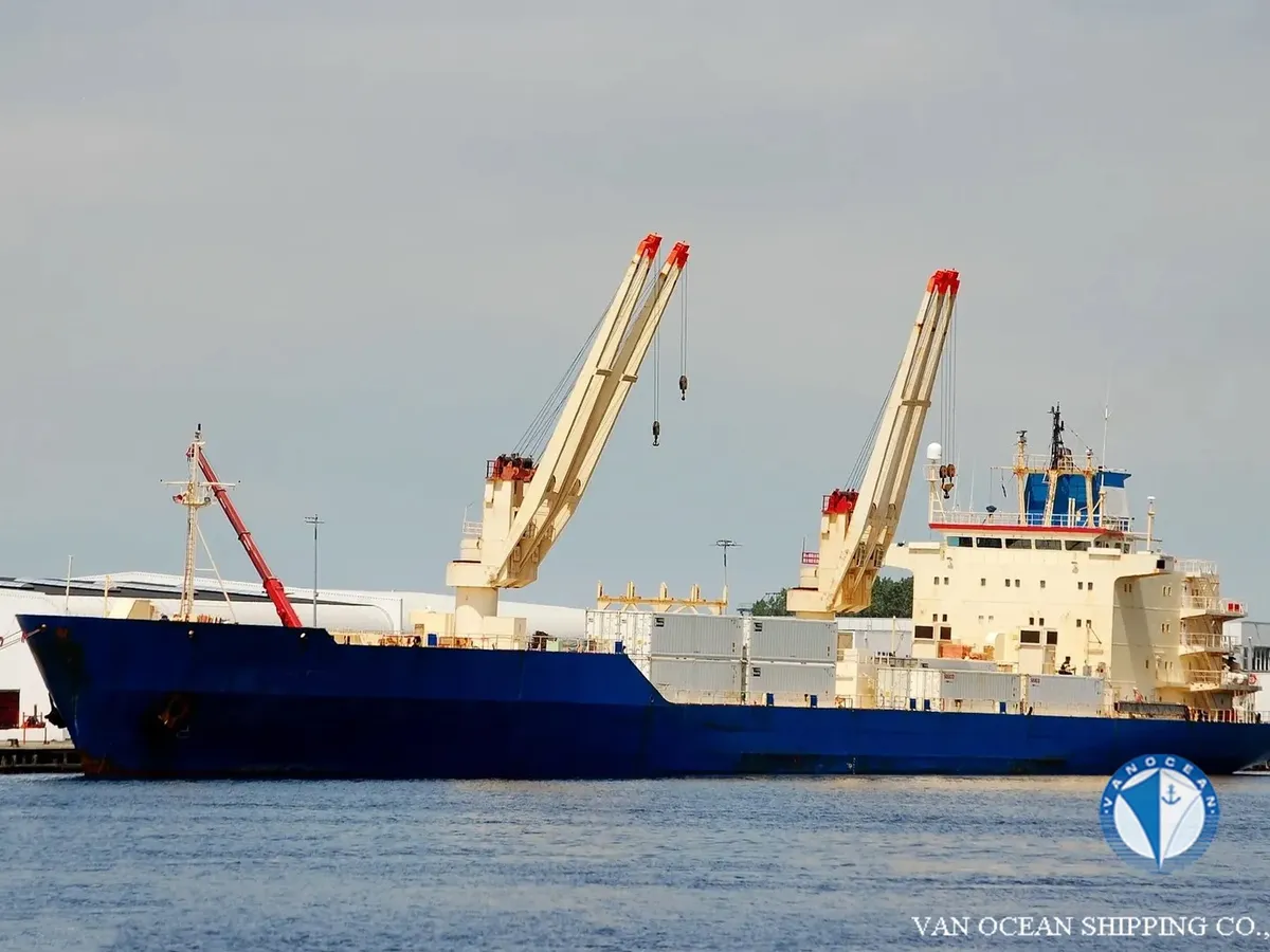 Navire frigorifique à vendre