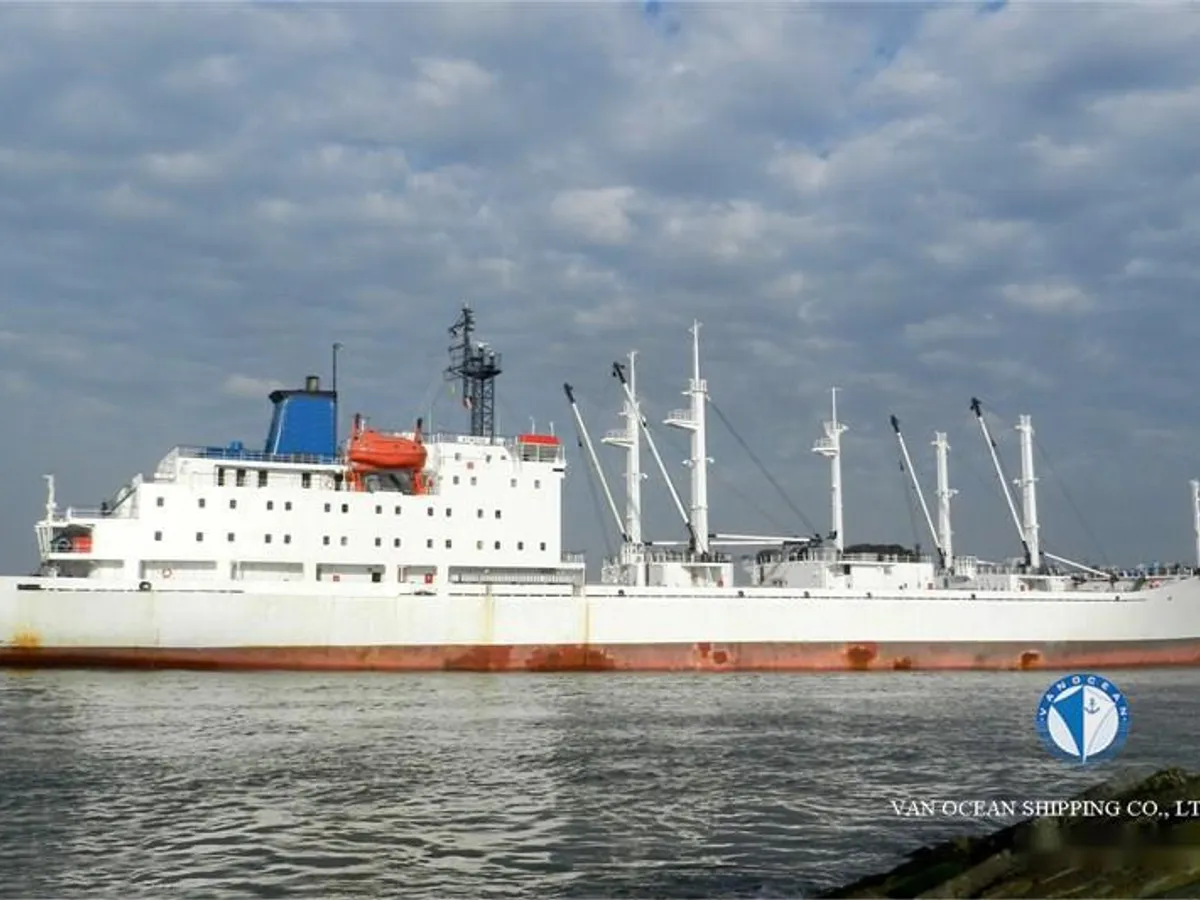 Navire frigorifique à vendre
