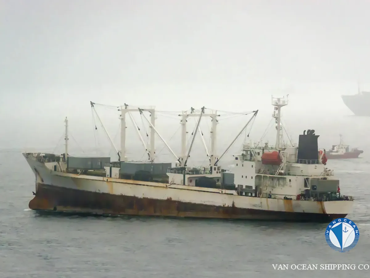 Navire frigorifique à vendre
