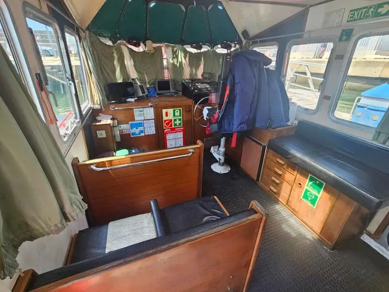 Bateau de transport d'équipage à vendre