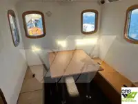 Navire d'arpentage à vendre