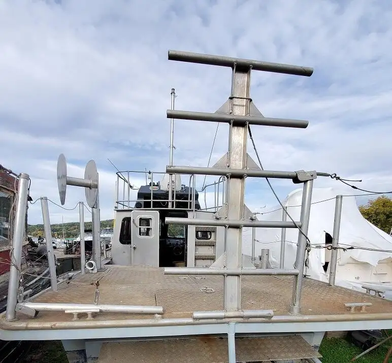 Bateaux de travail à vendre