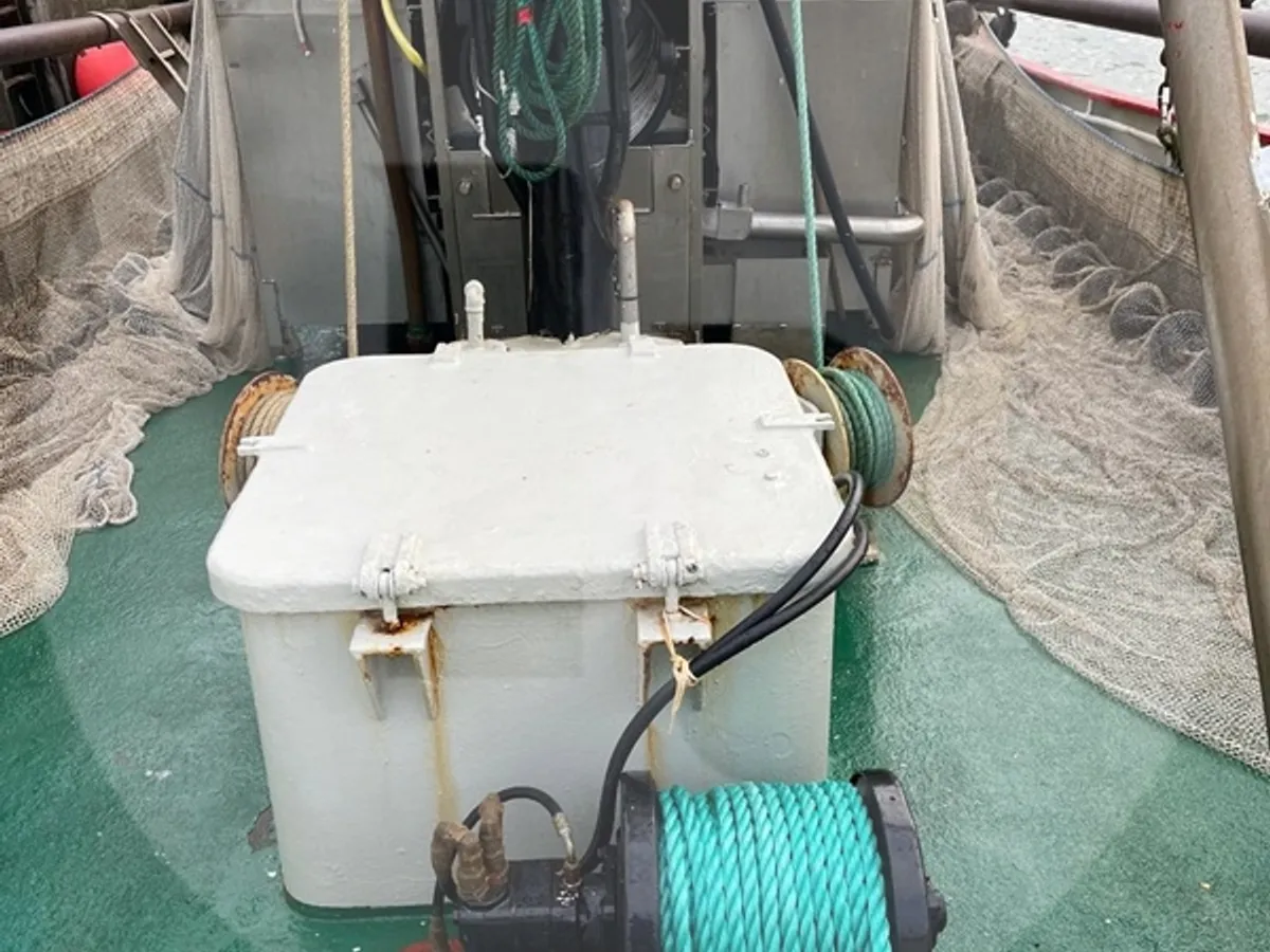 Chalutier à flottaison à vendre