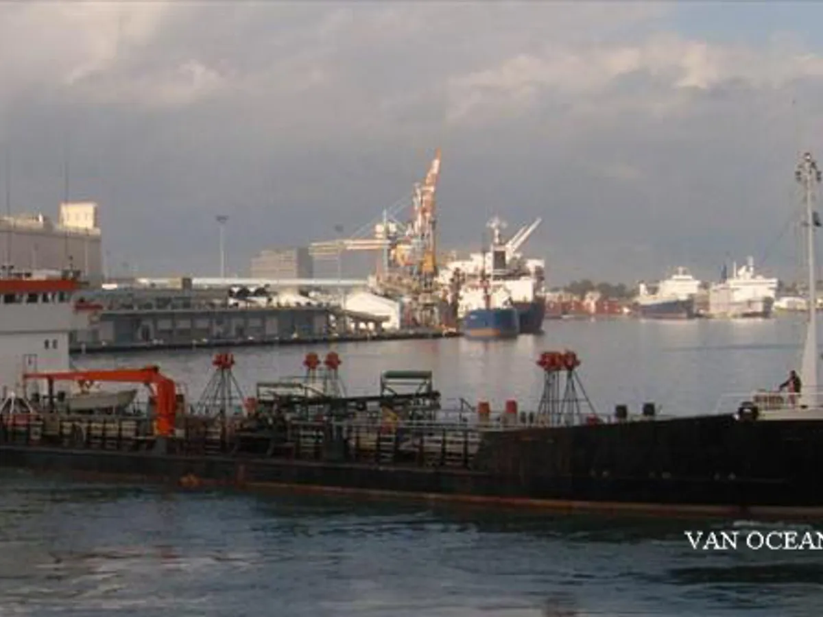 Pétrolier / chimiquier à vendre