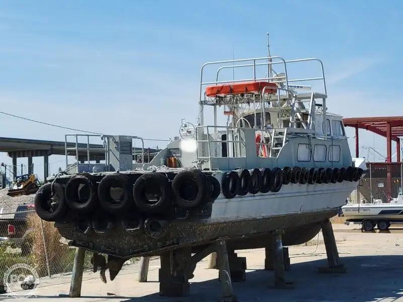 Bateau de transport d'équipage à vendre