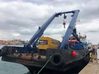 Bateaux de travail à vendre