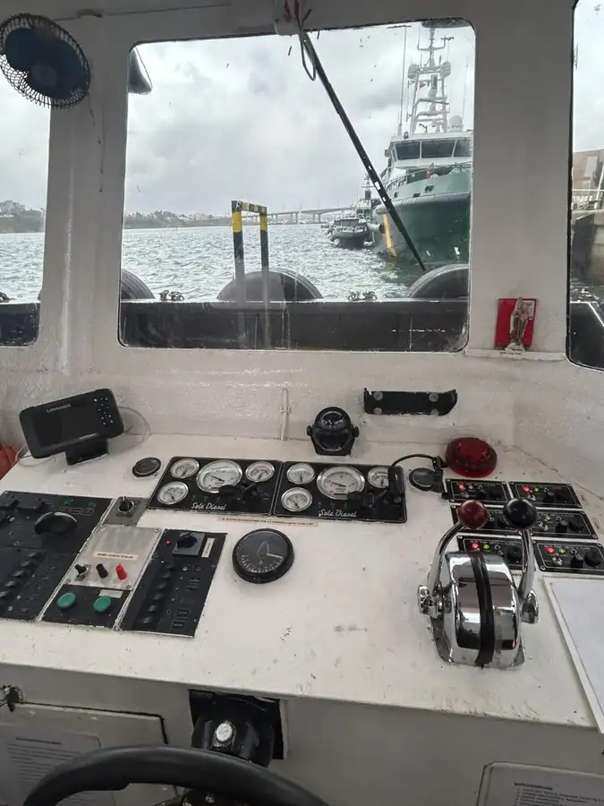 Bateaux de travail à vendre