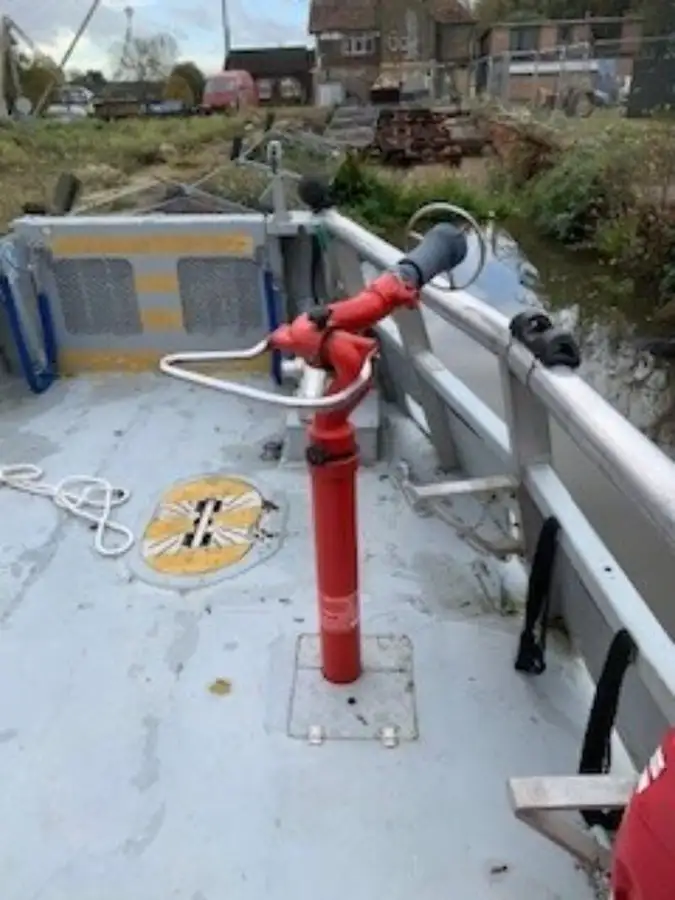 Bateaux de travail à vendre